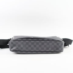 Louis Vuitton Messenger Bag Damier Graphite