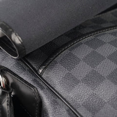 Louis Vuitton Messenger Bag Damier Graphite