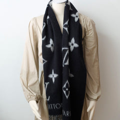 Louis Vuitton Giant Monogram Reykjavik Scarf Black