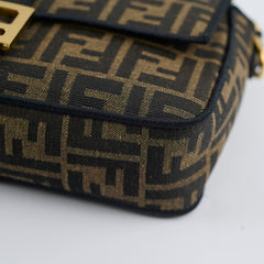 Fendi Baguette Medium Zucca