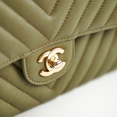 Chanel Chevron M/L Classic Flap Khaki22394 Chanel Chevron M/L Classic Flap Khaki