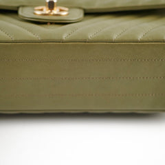 Chanel Chevron M/L Classic Flap Khaki22394 Chanel Chevron M/L Classic Flap Khaki
