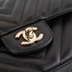 Chanel Medium/Large Chevron Classic Flap Black
