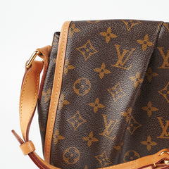 Louis Vuitton Monogram Half Moon Bay