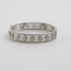 Van Cleef & Arpels Perlée Clover Bracelet 18k Diamonds size Small