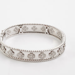 Van Cleef & Arpels Perlée Clover Bracelet 18k Diamonds size Small