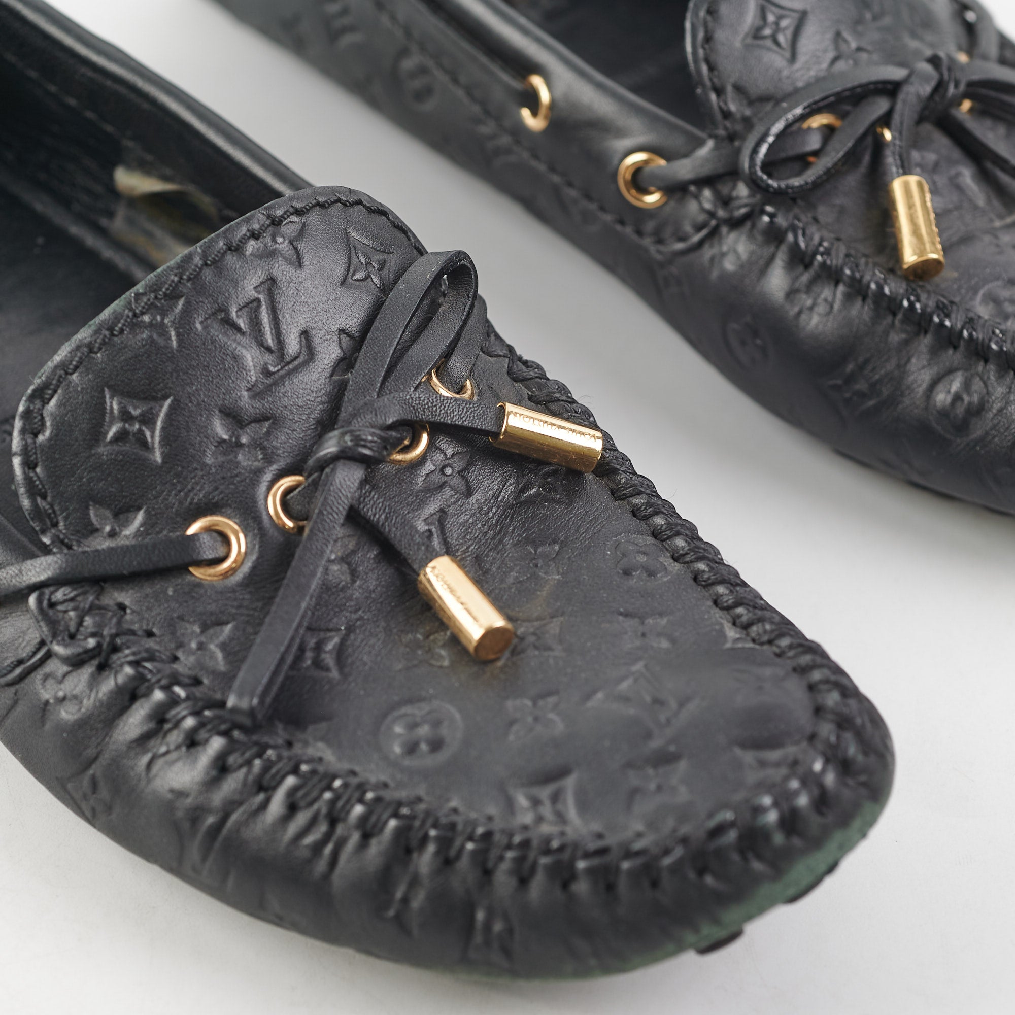 Louis Vuitton Gloria Flat Loafer - Size 39 – Chic Boutique Consignments