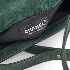Chanel Old Medium Boy Oliver Green