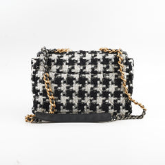 Chanel 19 Tweed Medium/Large 2020