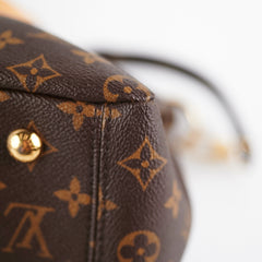 Louis Vuitotn Pallas MM Monogram