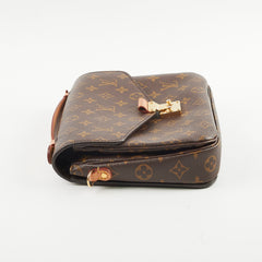 Louis Vuitton Pochette Metis Monogram