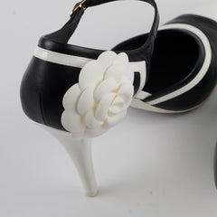 Chanel Pumps Size 41 Black/White