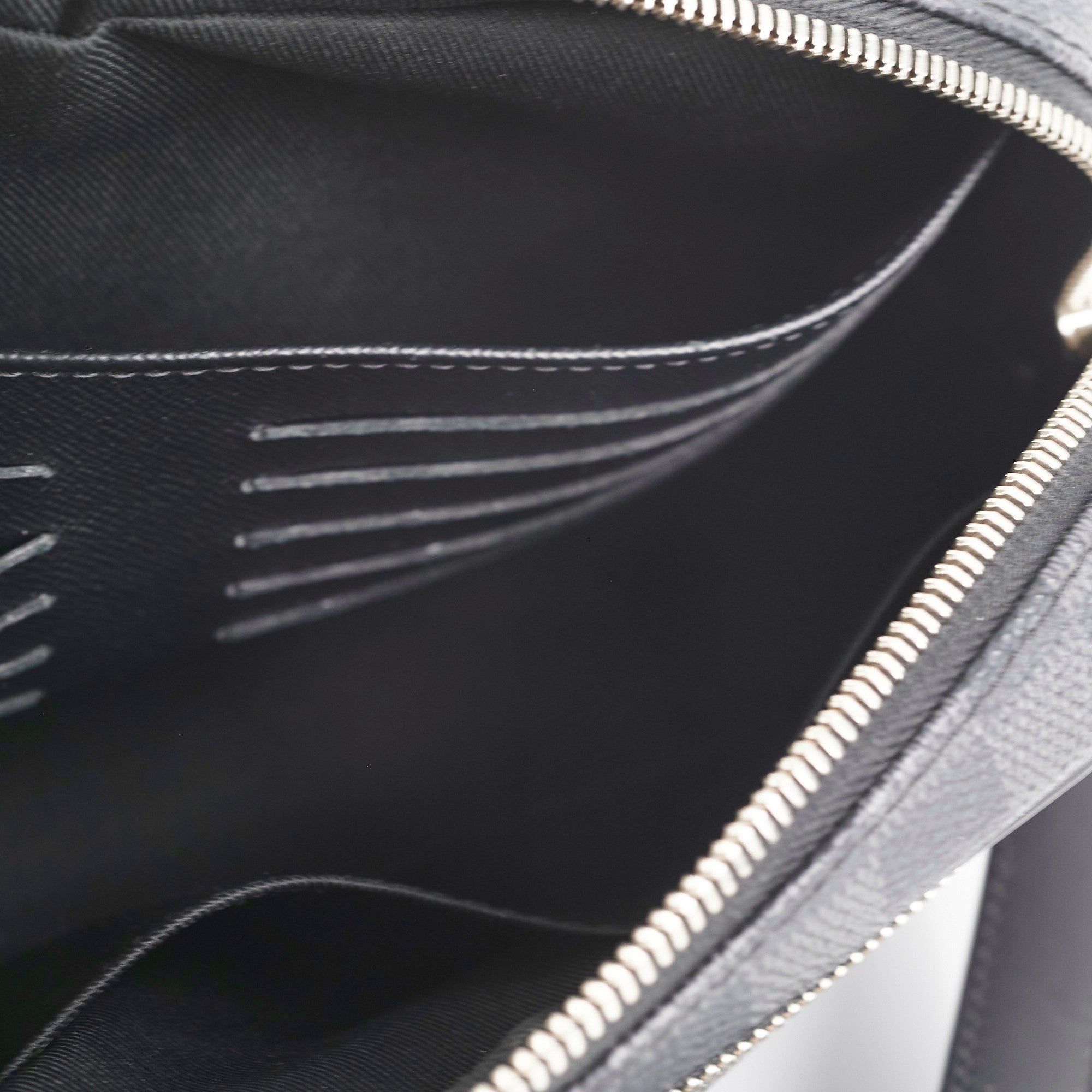 Teenmix Boutique - Louis Vuitton Men's Kasai Clutch Bag