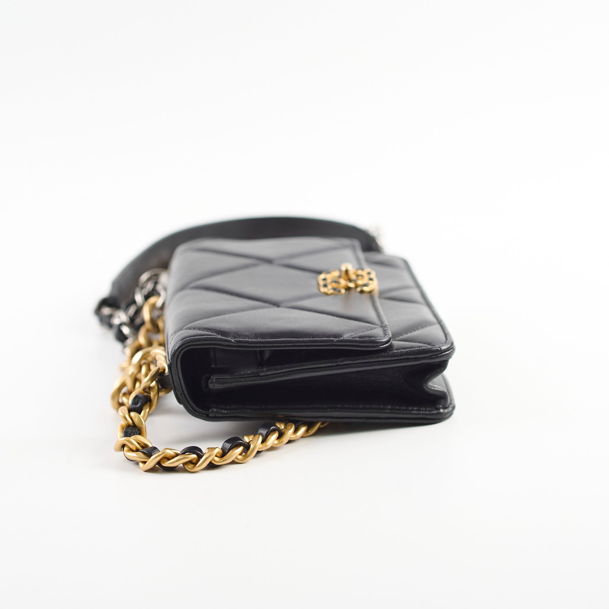 Chanel 19 Wallet On Chain WOC Lambskin Black – THE PURSE AFFAIR