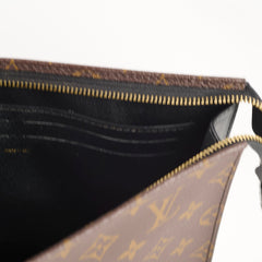 Louis Vuitton Toiletry Pouch 26 Monogram