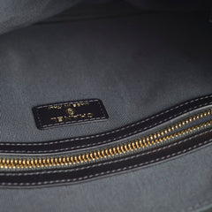 Chanel Caviar O Case with clutch pearl detail Metallic Iridescent Black