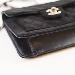 Chanel Single Velvet Flap Black