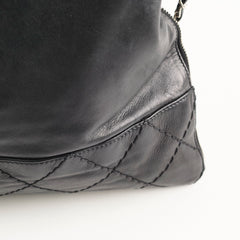 Chanel Diamond Stitched Expandable Leather Zip Tote Blacke