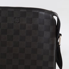 Louis Vuitton Discovery Messenger BB