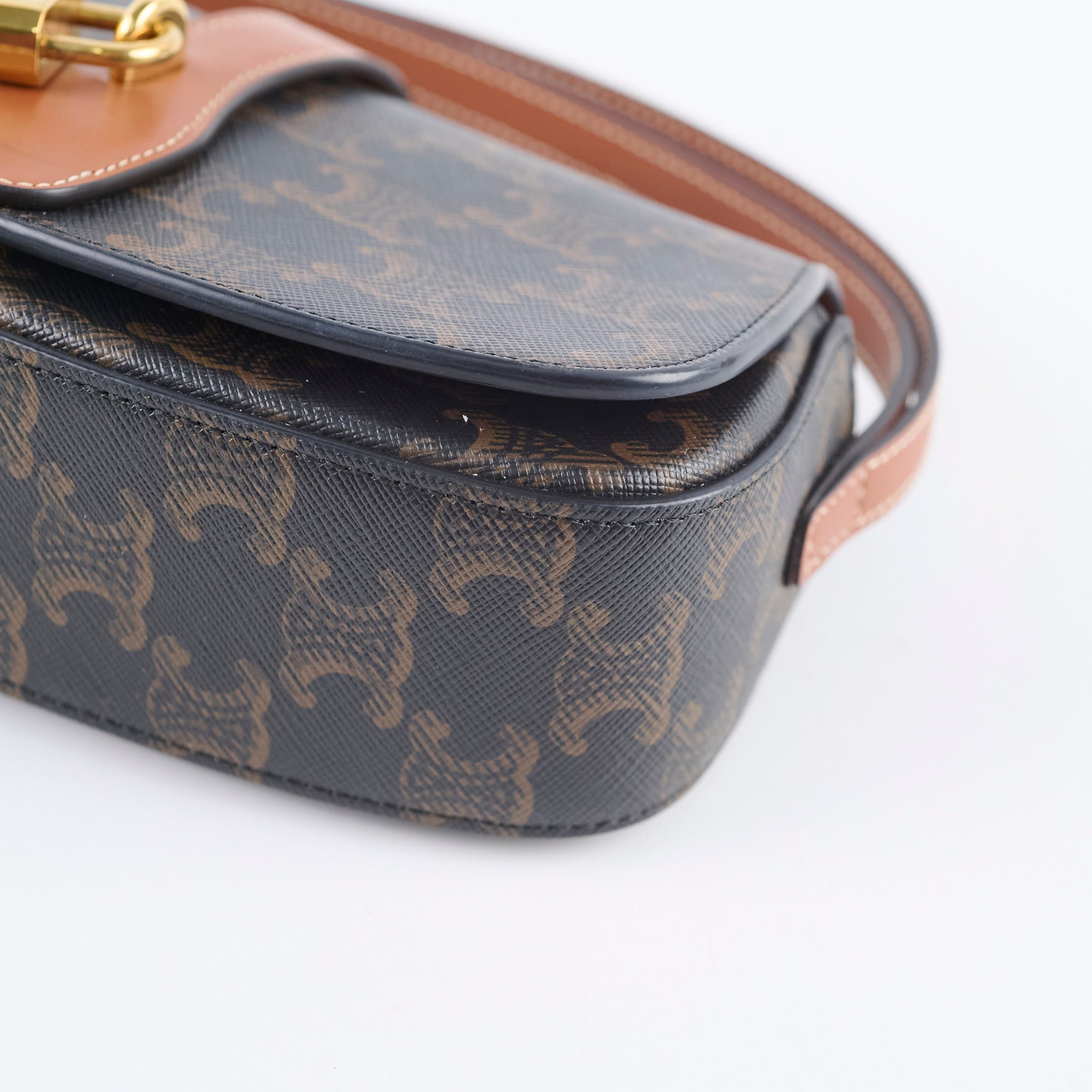 Premium beige leather handbag, versatile chic crossbody bag