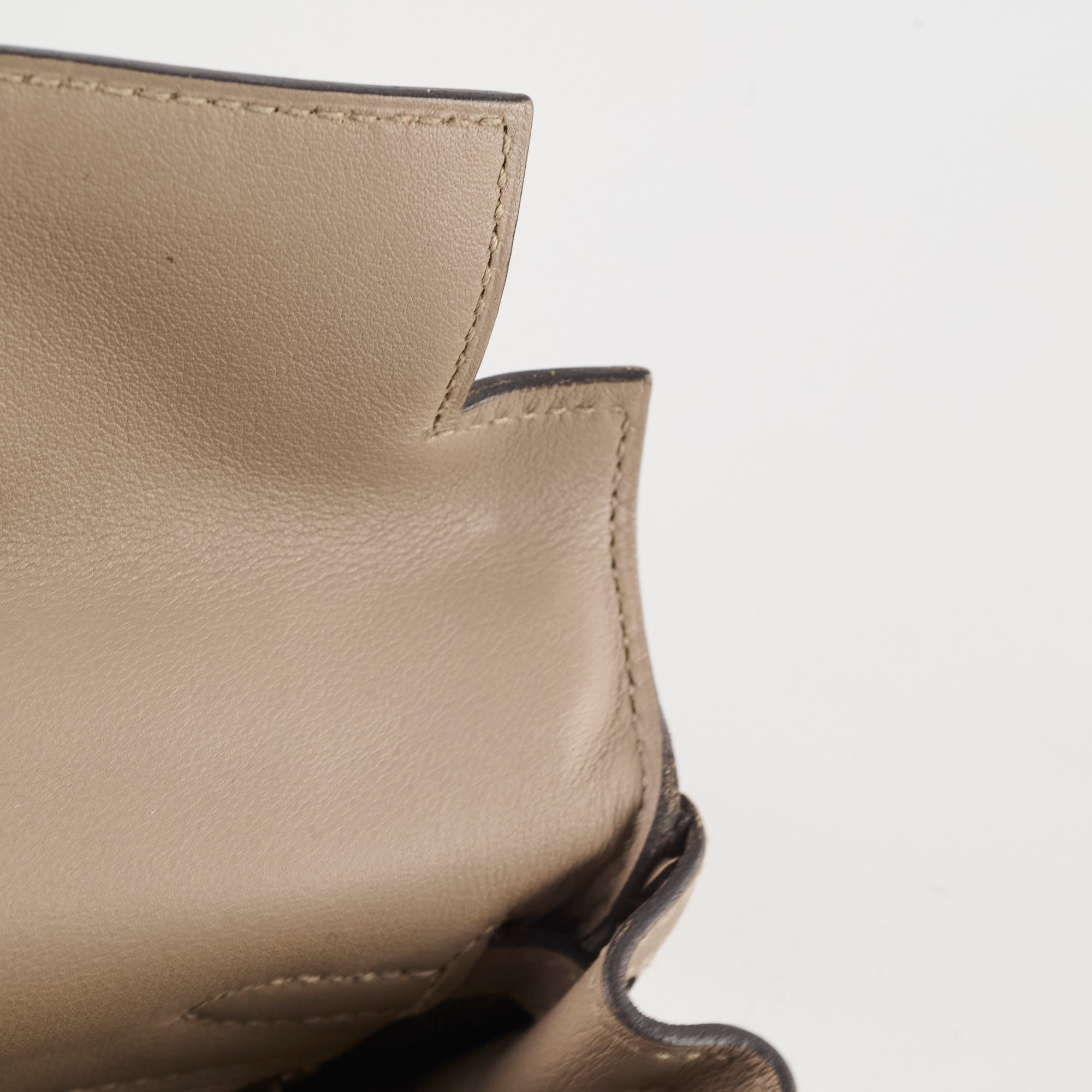 Classic brown leather designer handbag, stylish women's accessory