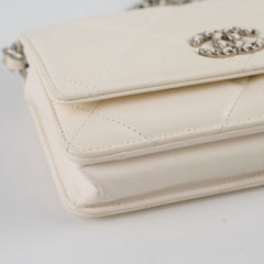Chanel 19 White Wallet On Chain