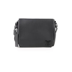 Louis Vuitton Takeoff Messenger Aerogram Collection Black Microchip