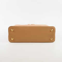 Louis Vuitton Capucines MM Beige Tan 2022