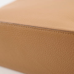 Louis Vuitton Capucines MM Beige Tan 2022