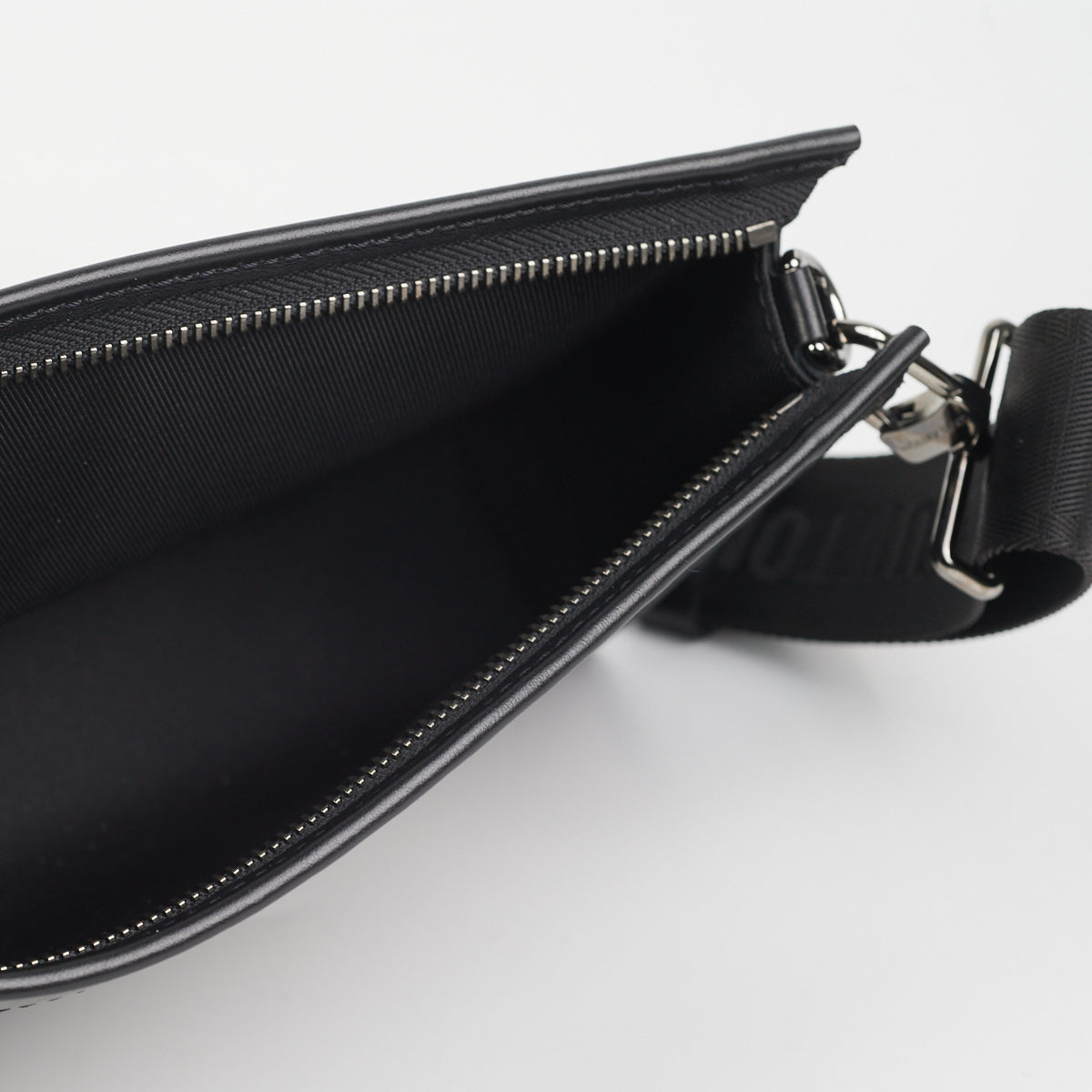 Louis Vuitton LV Gaston wearable wallet Grey Leather ref.434243 - Joli  Closet
