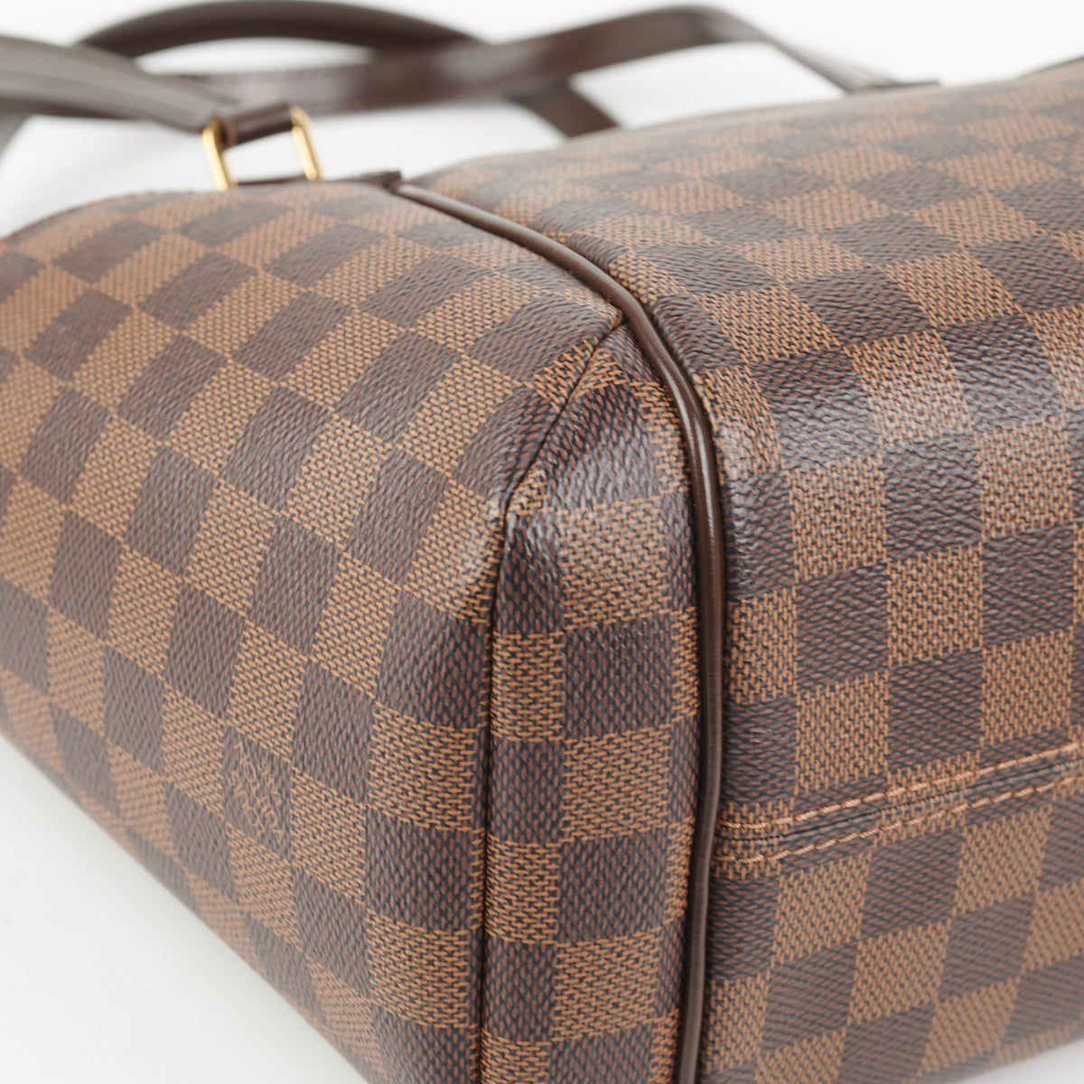 Beauty On Blog – The all new Louis Vuitton Totally PM in Damier Ebene