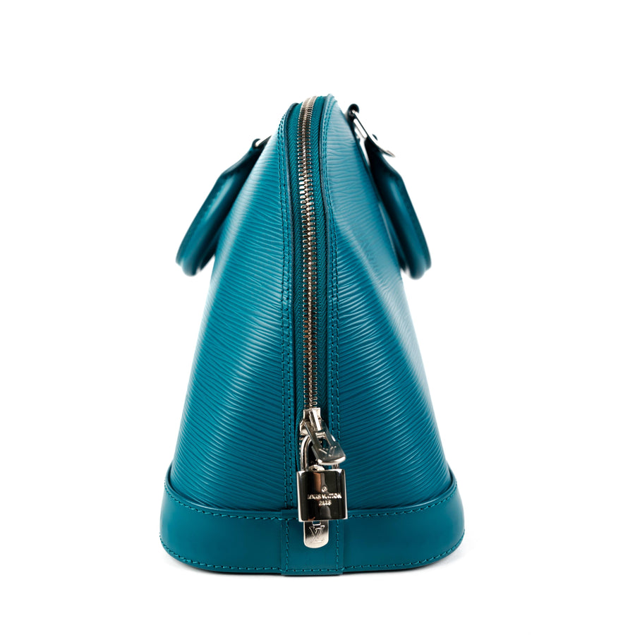 The Purse Affair - How cute are these nano bags? Featured here is