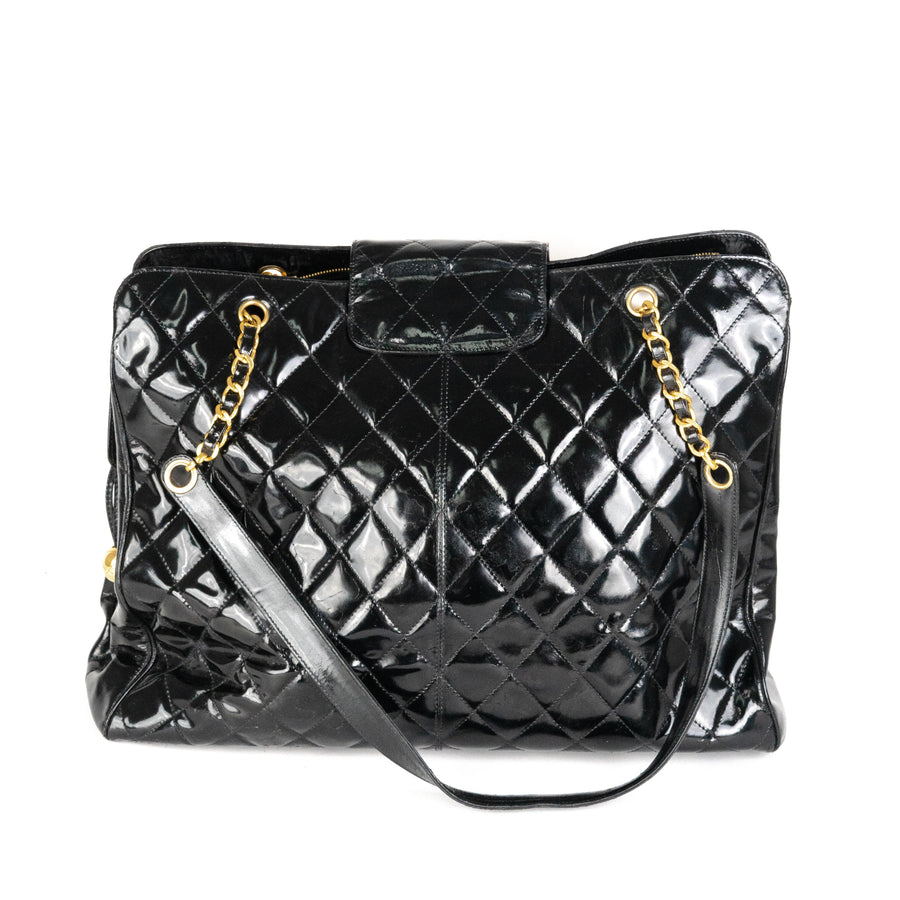 Patent leather tote Chanel Black in Patent leather - 15220483