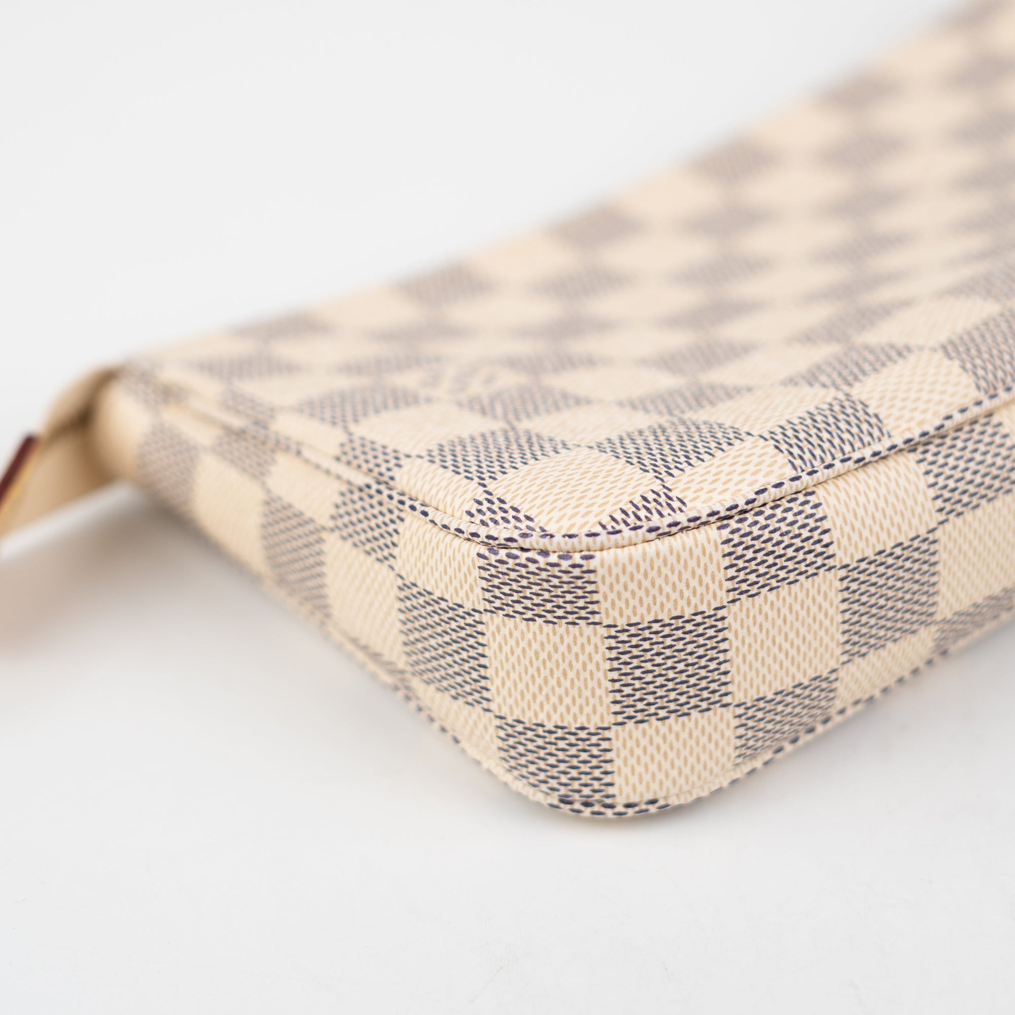 Louis Vuitton // Cream Damier Azur Pochette Accessoires Bag – VSP