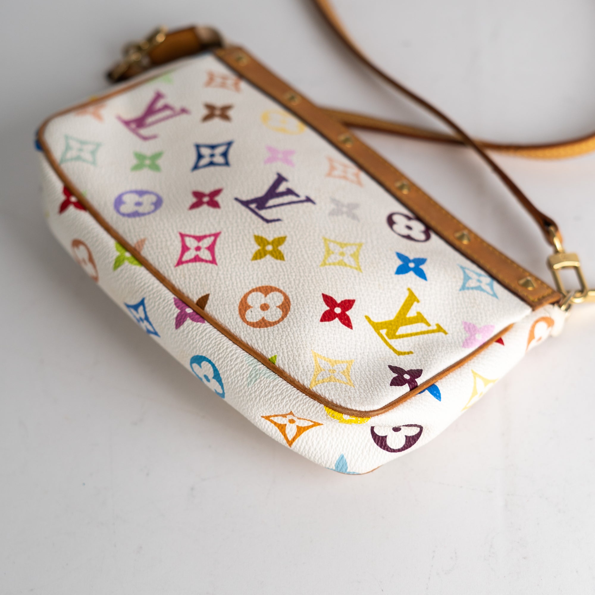 Pochette accessoire clutch bag Louis Vuitton Multicolour in Synthetic -  30632786