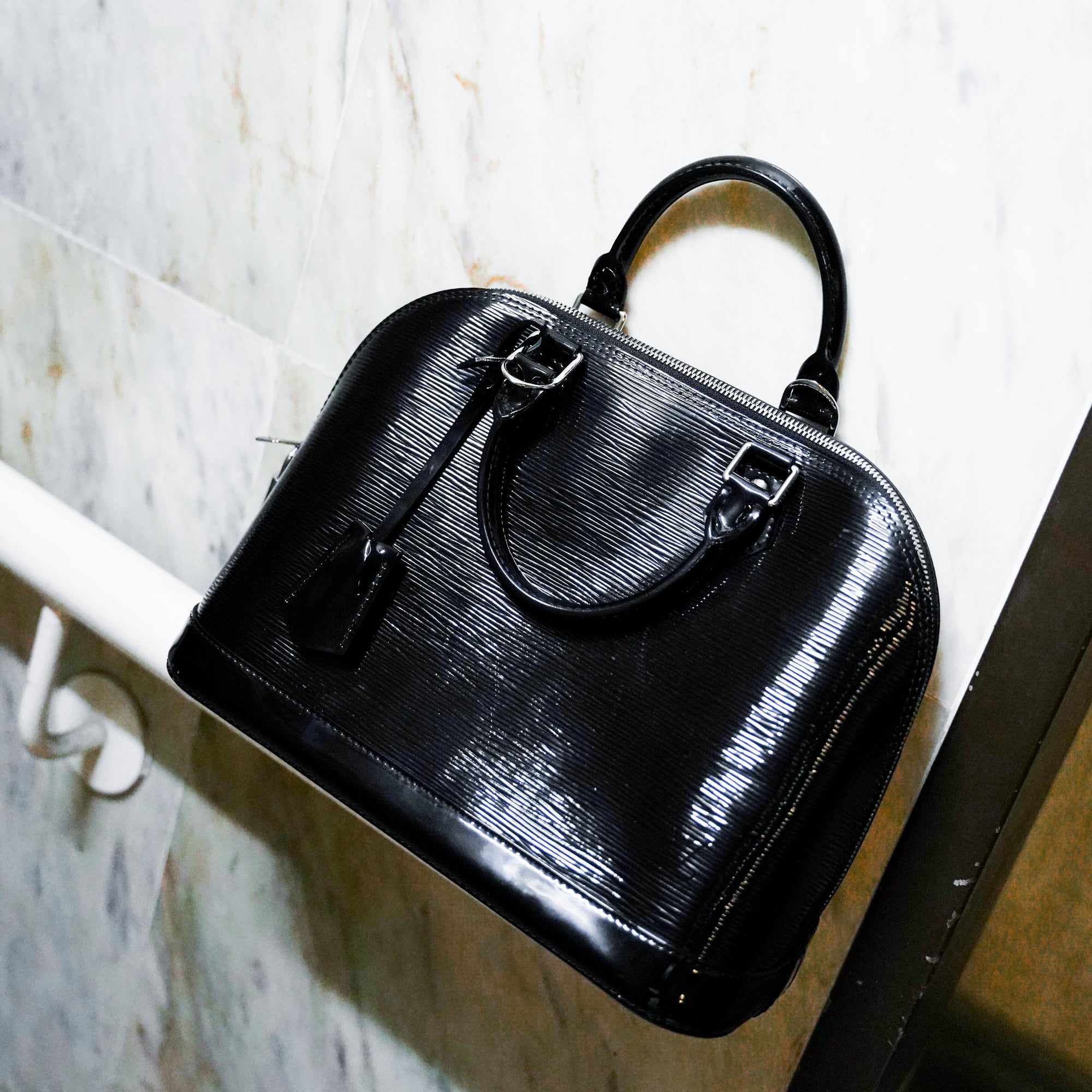 Louis Vuitton Black Epi Leather Noir Alma PM Bag ref.298208 - Joli Closet