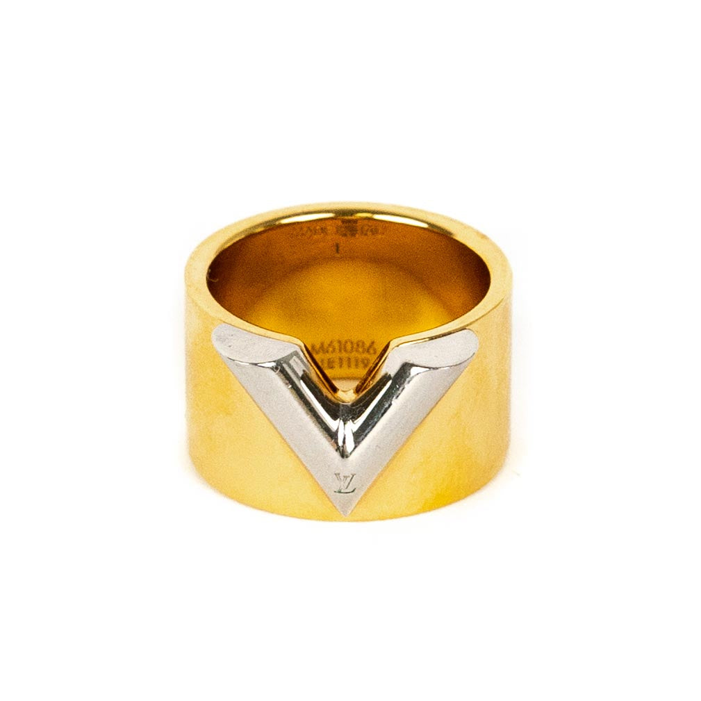 Louis Vuitton 2019 Gold Essential V Ring · INTO