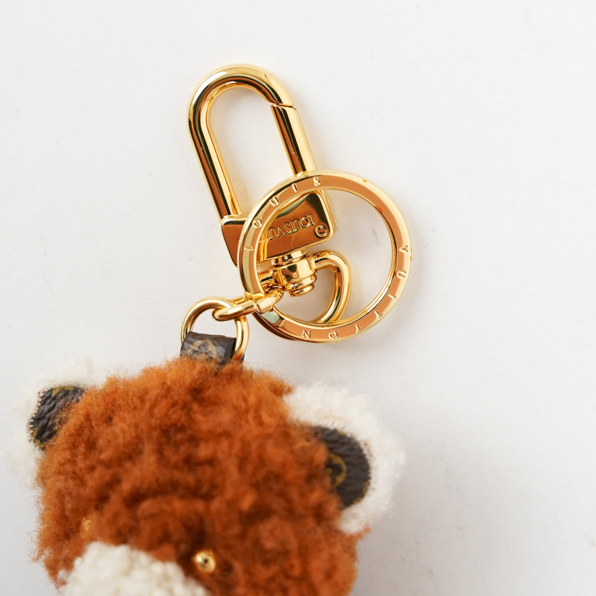 Louis Vuitton Monogram Teddy Bear Bag Charm (SHF-eYpnYM) – LuxeDH