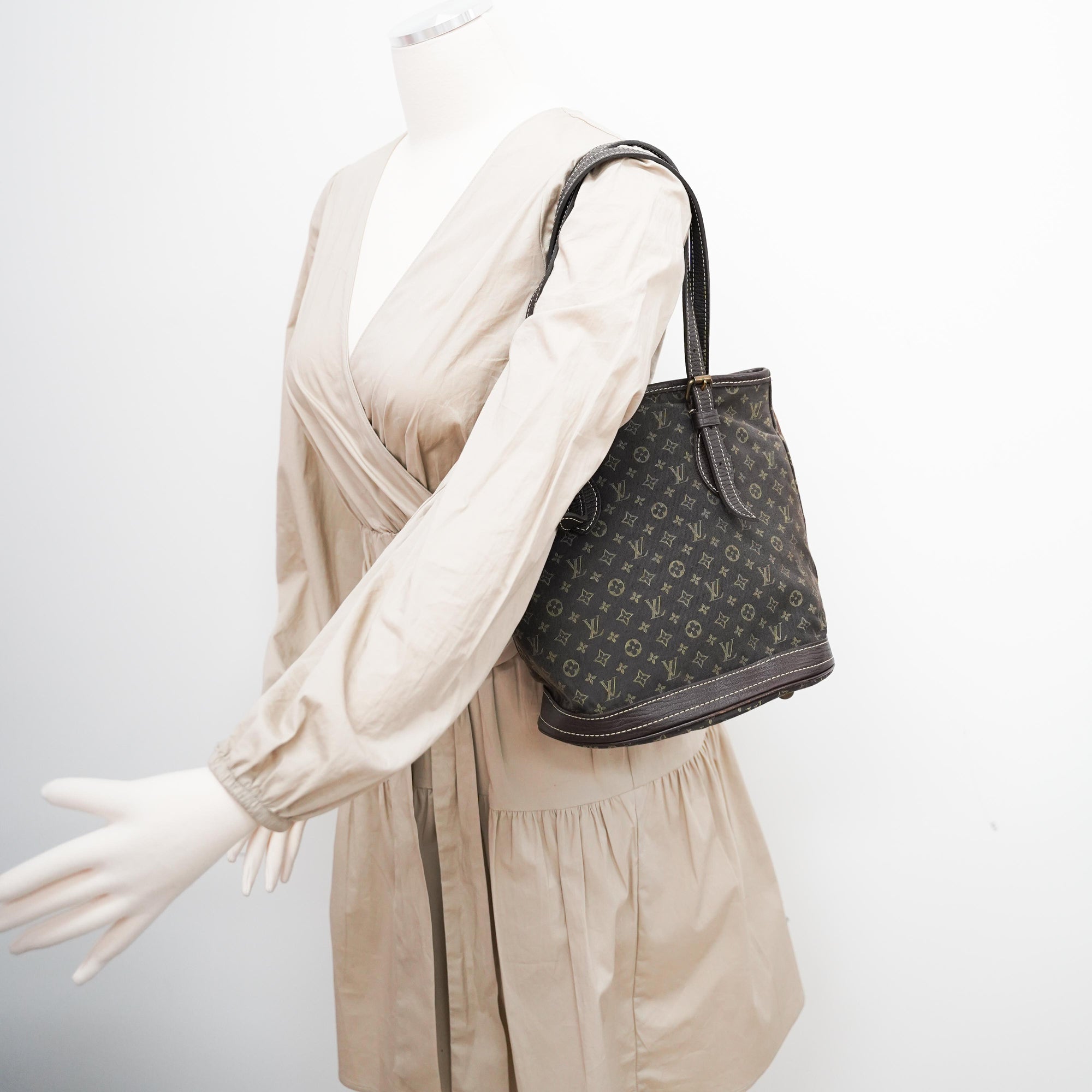 Bucket leather handbag Louis Vuitton Brown in Leather - 21856008
