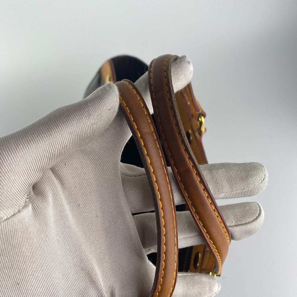 Bréa leather handbag Louis Vuitton Burgundy in Leather - 22615632
