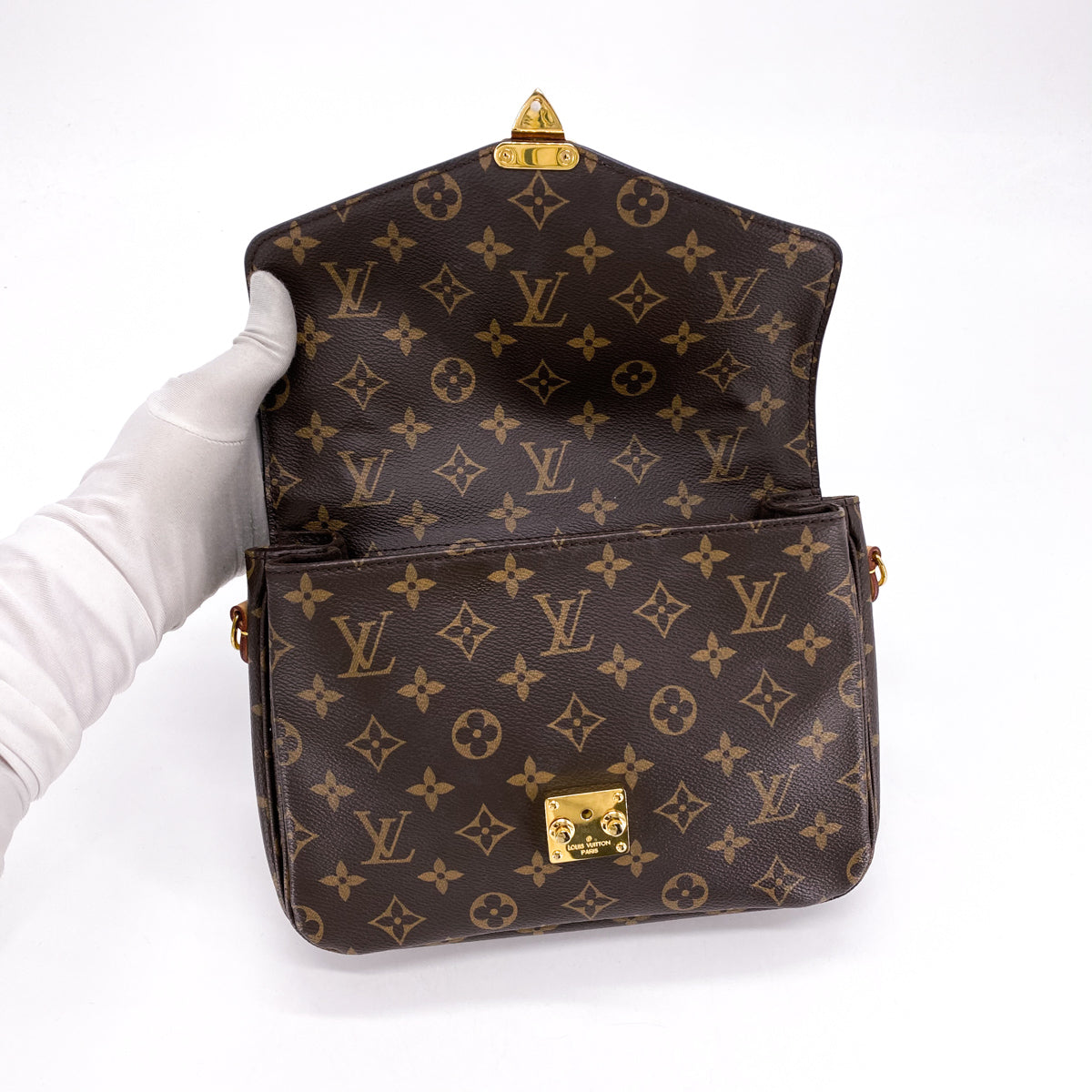 F#%$ The Louis Vuitton POCHETTE METIS???: Trivia, Opinions, Models