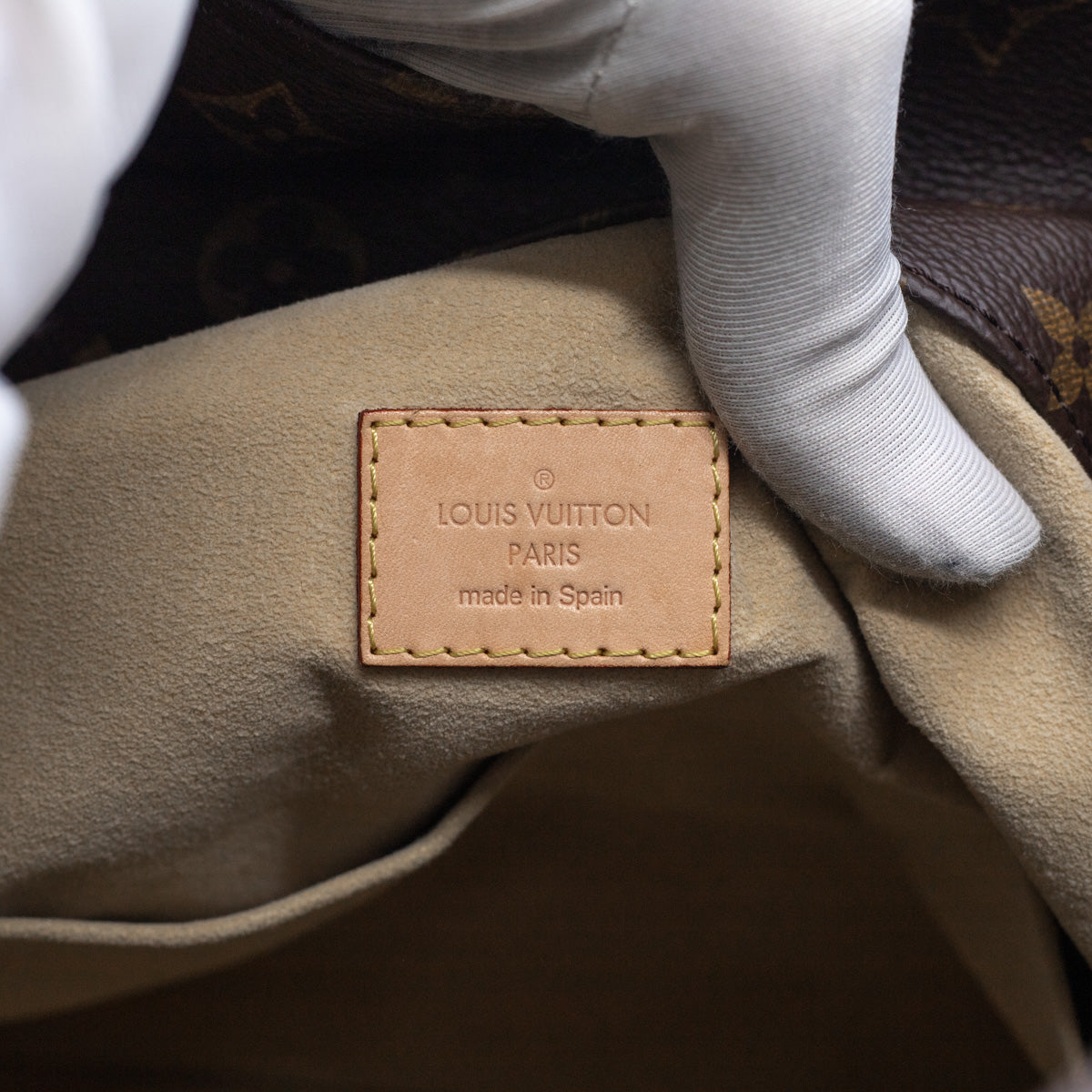 Louis Vuitton Artsy Handbag Monogram Canvas MM at 1stDibs  louis vuitton  artsy fake vs real, artsy louis vuitton, louis vuitton artsy bag