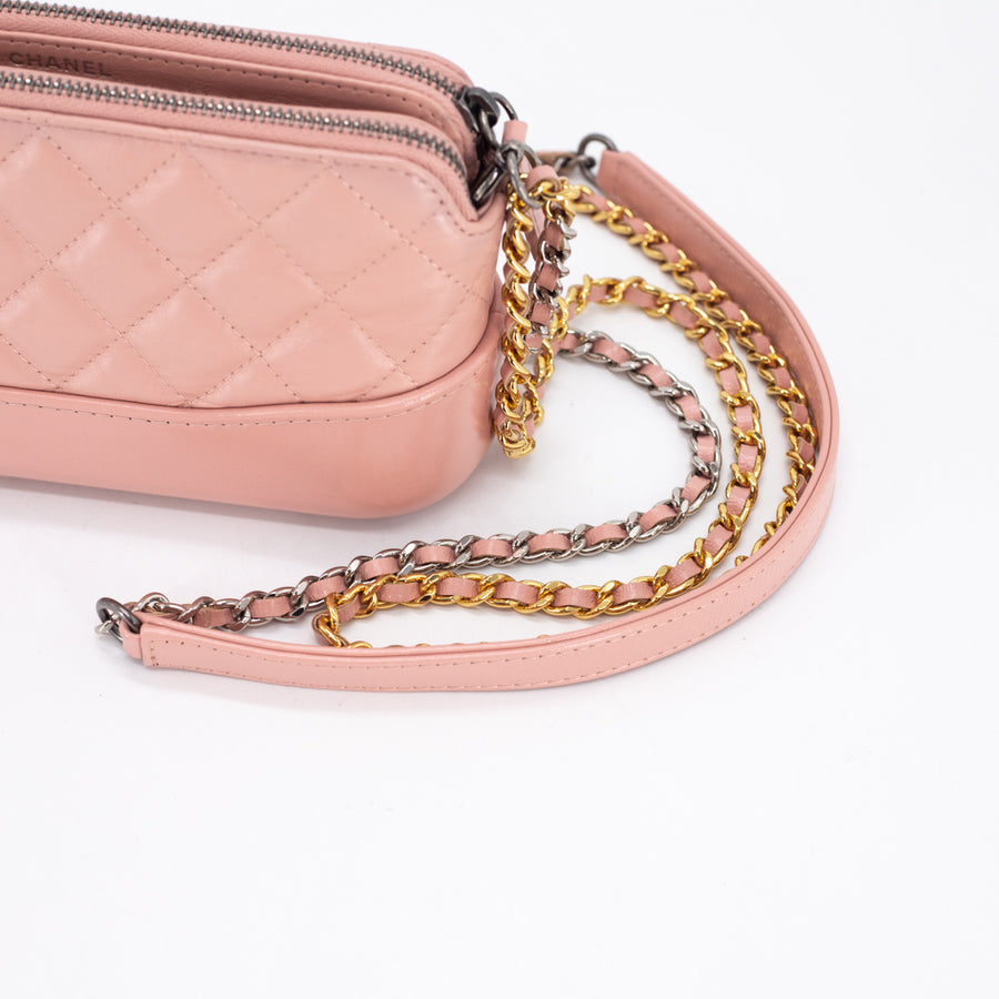 Clutch with chain - Lambskin, imitation pearls, enamel & gold-tone metal,  pink — Fashion