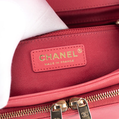 Chanel Medium Business Affinity Cross Body Coral