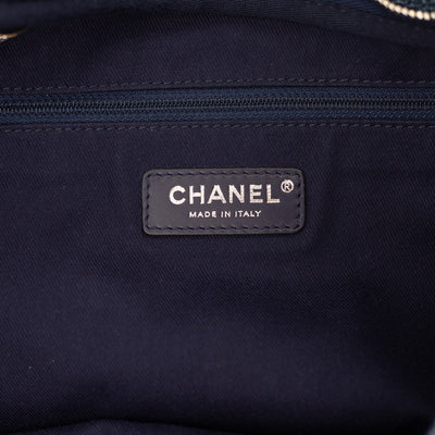 CHANEL Canvas bag (Deauville Style)