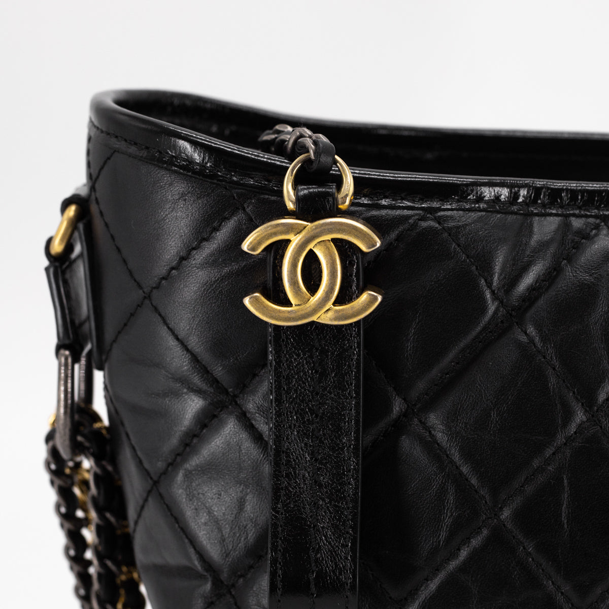 Chanel Gabrielle Medium Hobo Black Leather ref.80778 - Joli Closet