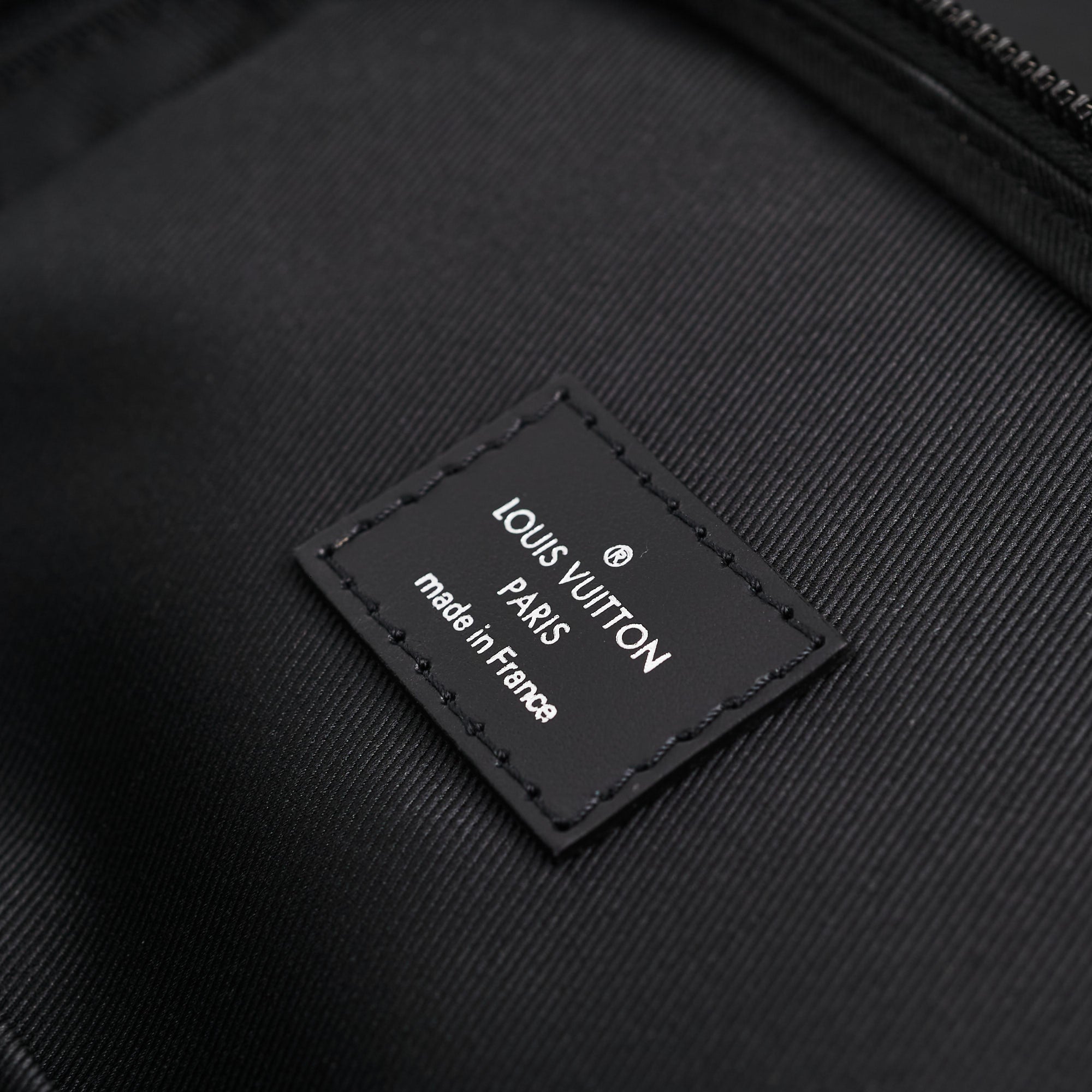 Shop Louis Vuitton 2021-22FW Avenue Sling Bag (M30801, M30803) by Kasamiis