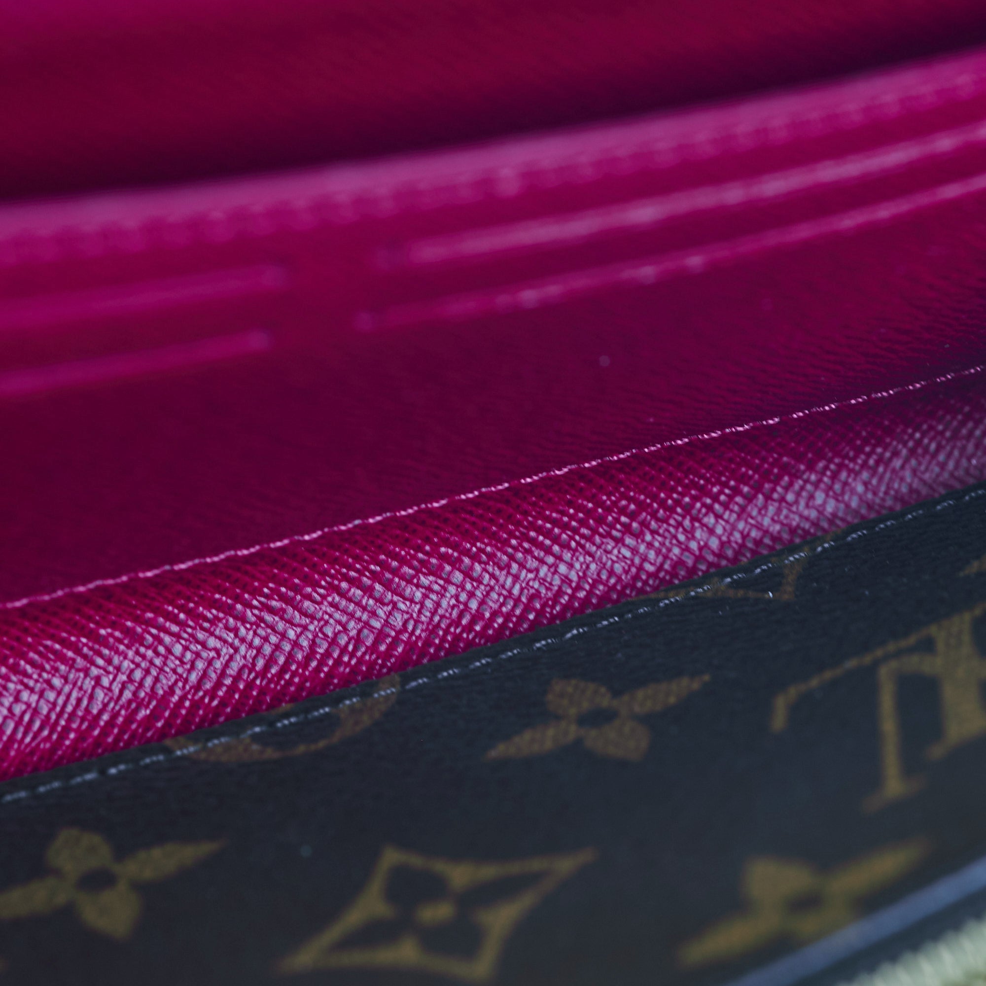 Louis Vuitton Tahiti GM Clemence Leather Round Wallet LV-1104P-0010 – MISLUX