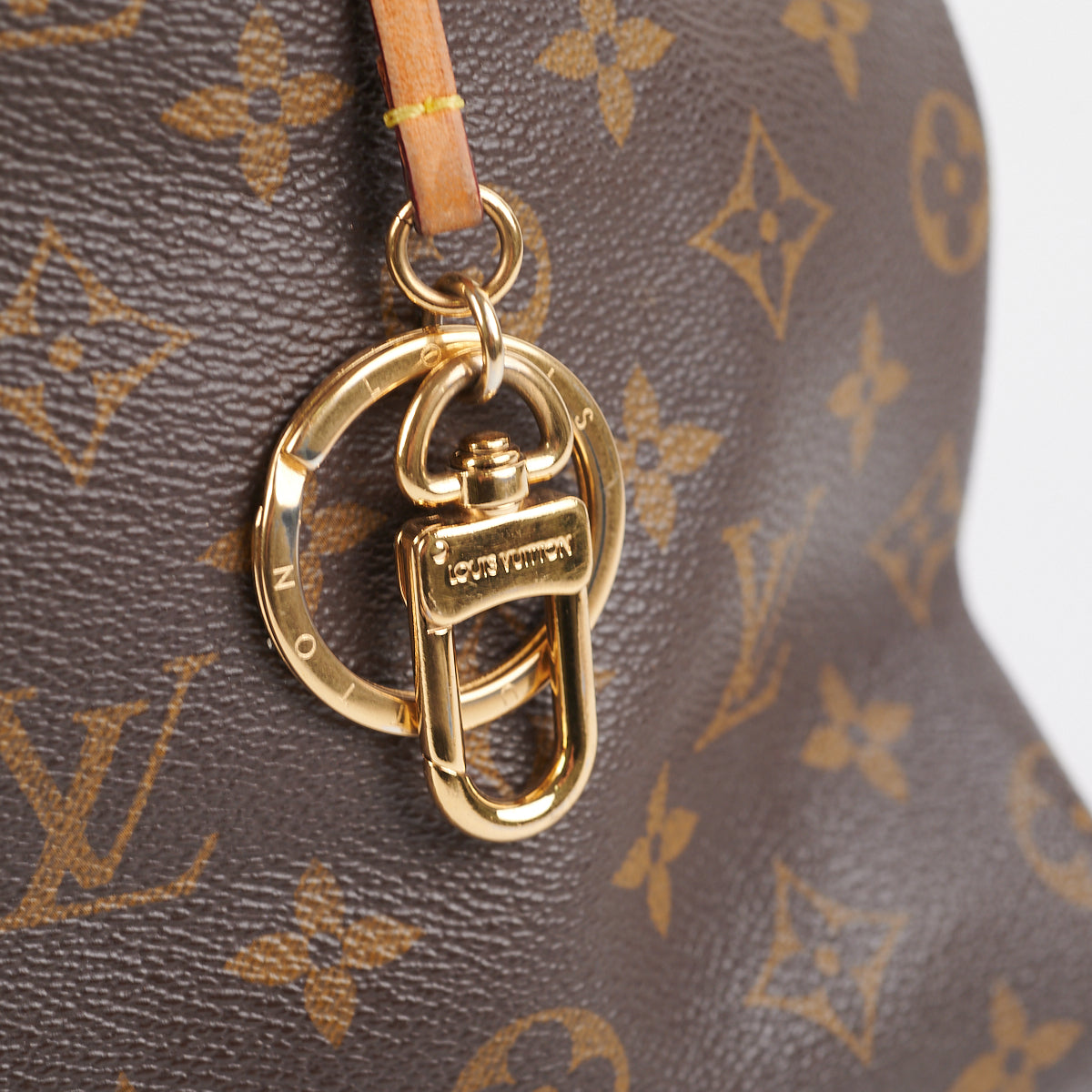 ❤️‍🩹SOLD❤️‍🩹 Louis Vuitton Artsy MM Monogram Shoulder Bag