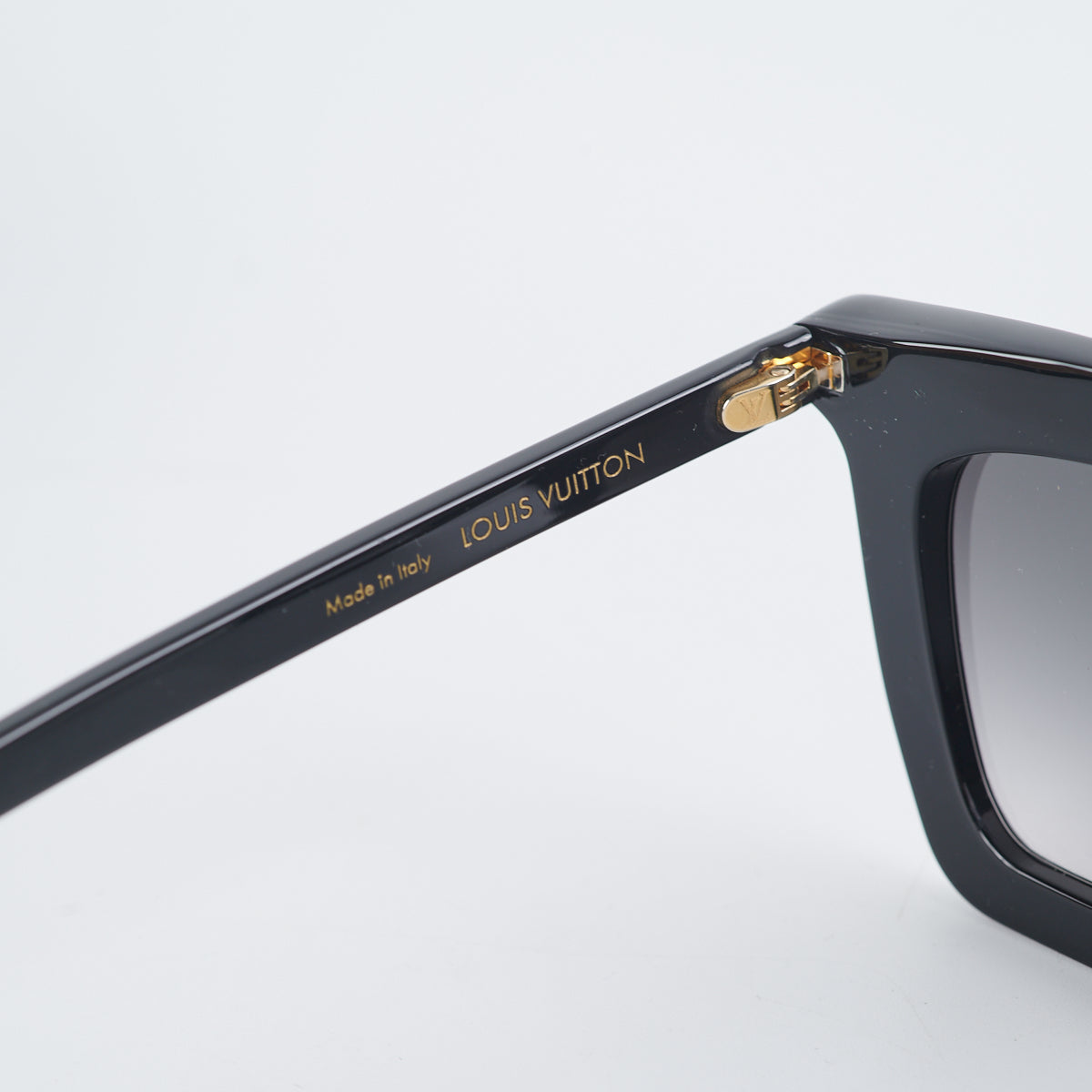 Louis Vuitton La Grande Bellezza Black Sunglasses ○ Labellov